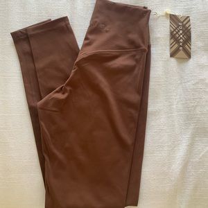 Balance Athletica - The Cloud Pant in cocoa, size S